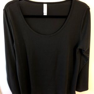 EUC LulaRoe Lynnae Size Large Color Black